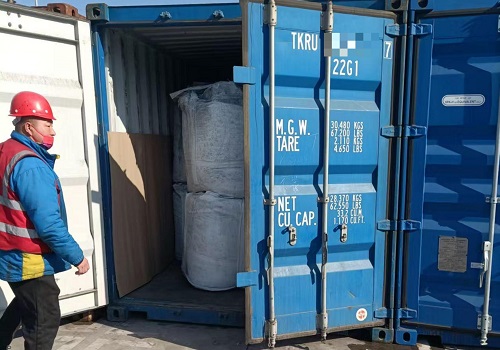 Calcium silicon Si60 Ca30 loaded into container at Tianjin port for export
