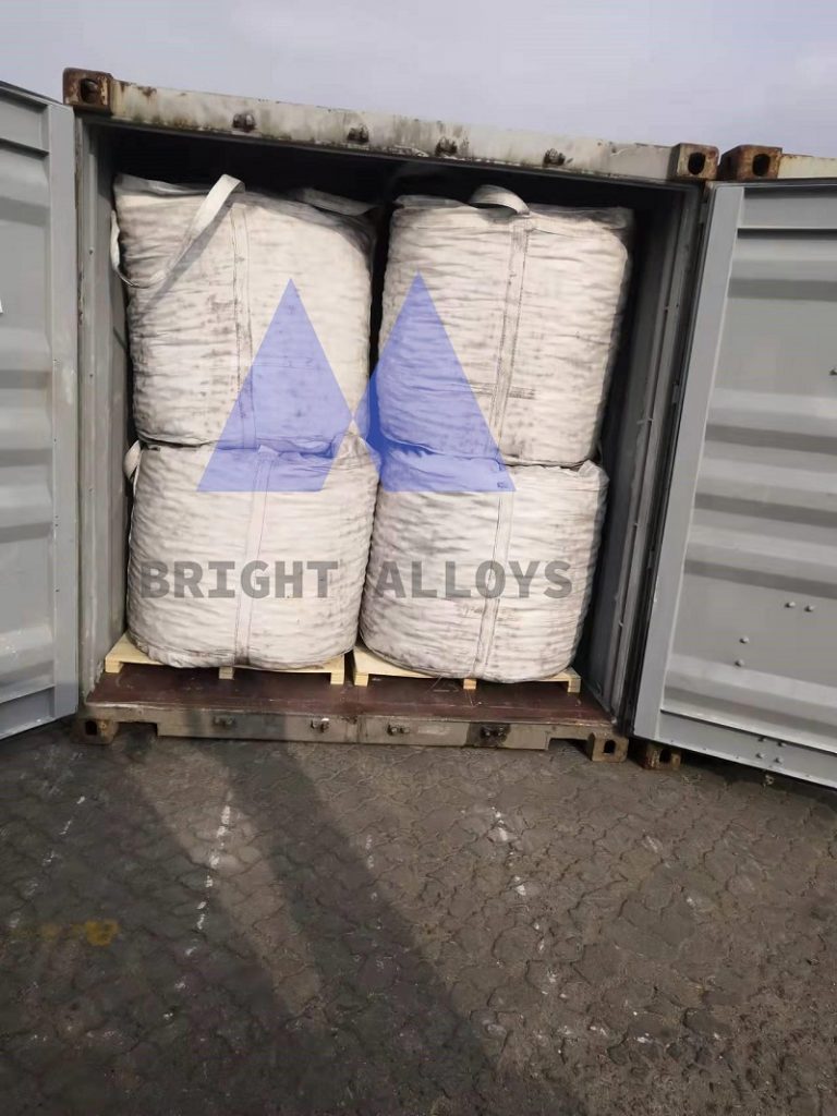 BRIGHT ALLOYS load silicon briquette in container with pallets