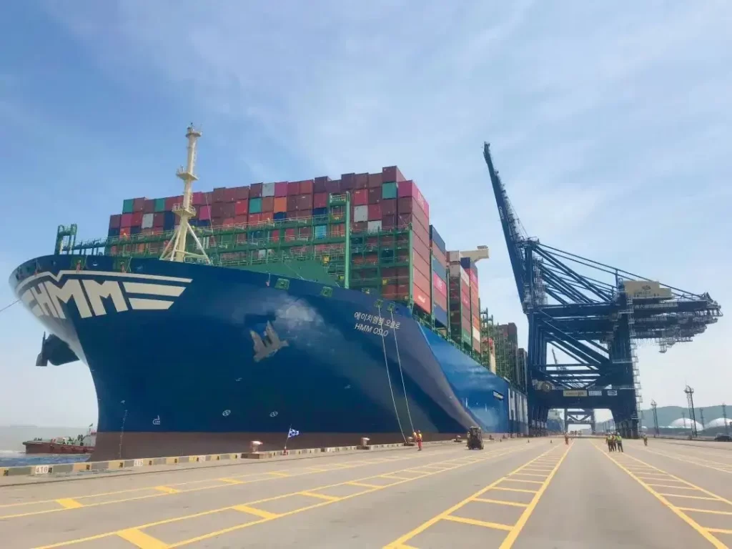 ferrosilicon calcium(casi) shipment by containers loaded on ship transporting by sea